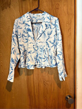 Free People Floral Blouse in White & Blue Like New M